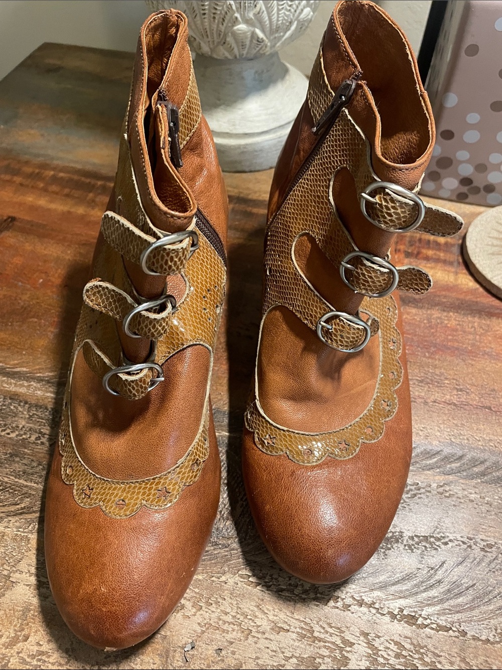 Vintage-Inspired Brown Heeled Ankle Boots with Buckle Straps